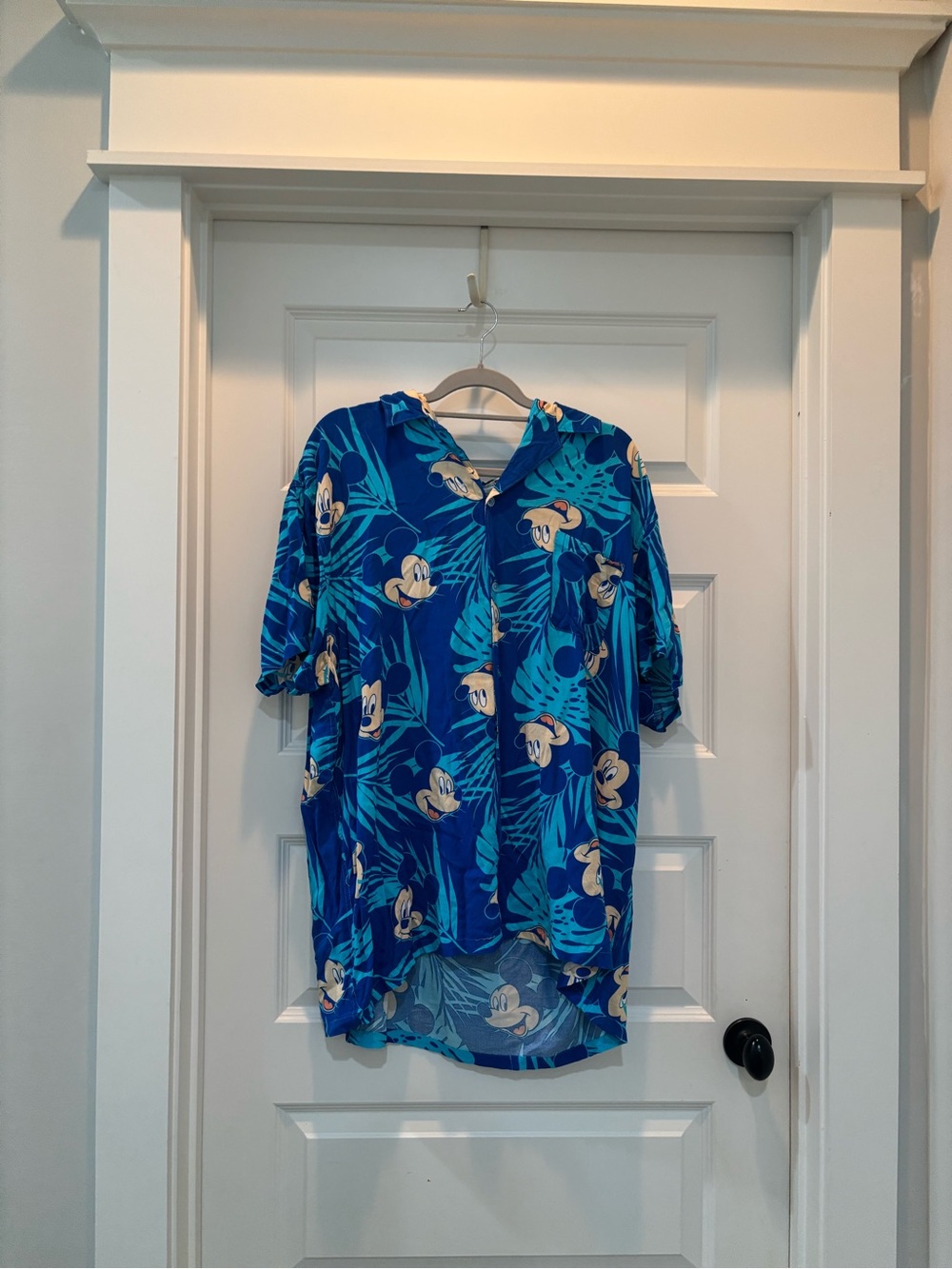 Disney Blue and Cream Mickey Mouse Button-Front Men’s Hawaiian Shirt